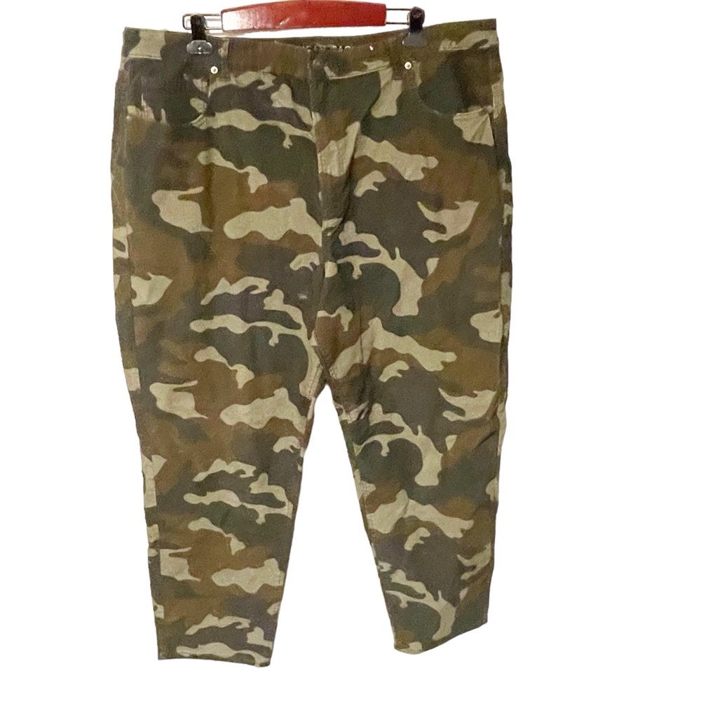 American Eagle Plus‎ Sz 22 Green High Rise Corduroy Camo Mom Jeans Super Stretch